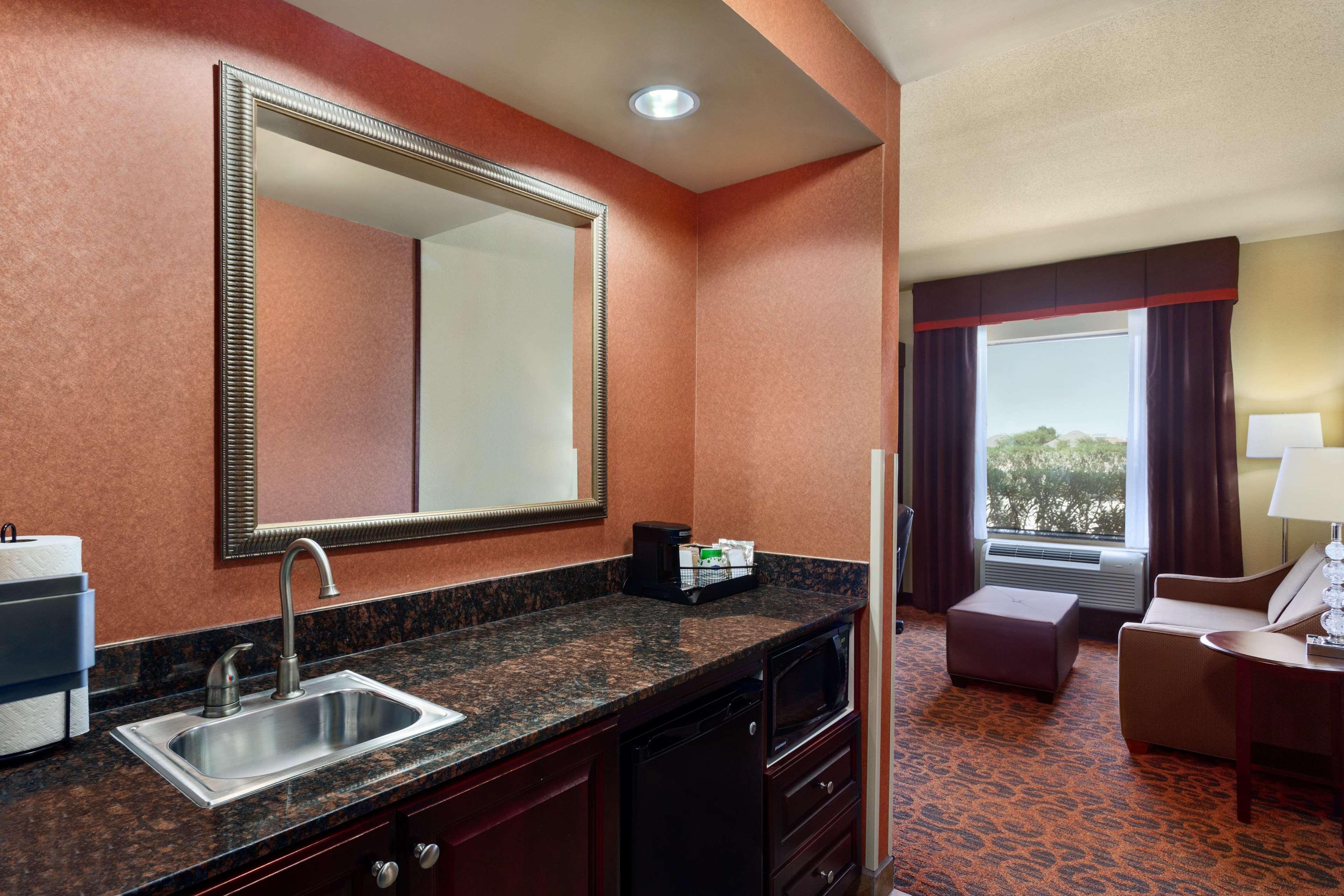 Hampton Inn & Suites Mission Luaran gambar