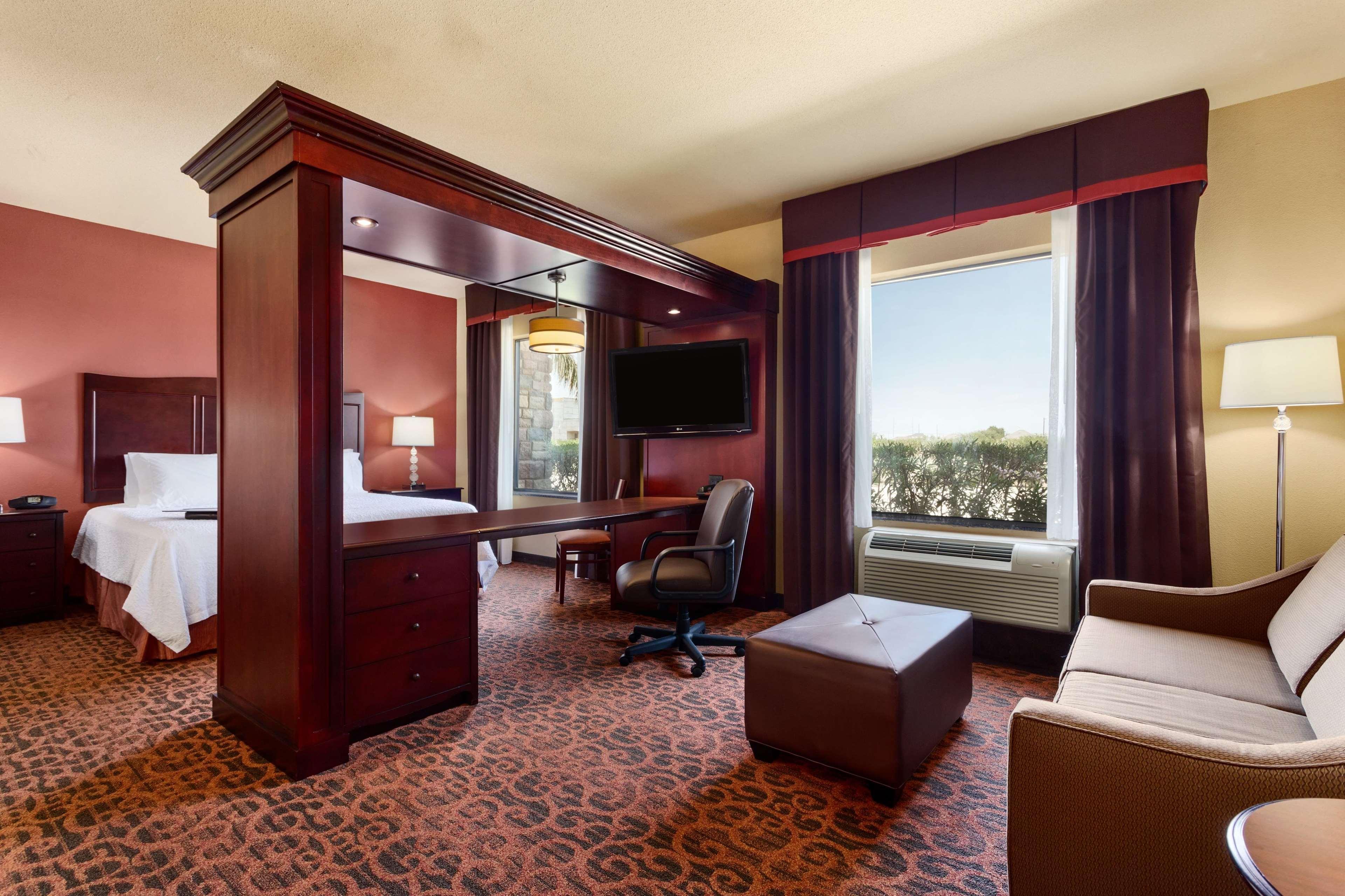 Hampton Inn & Suites Mission Luaran gambar