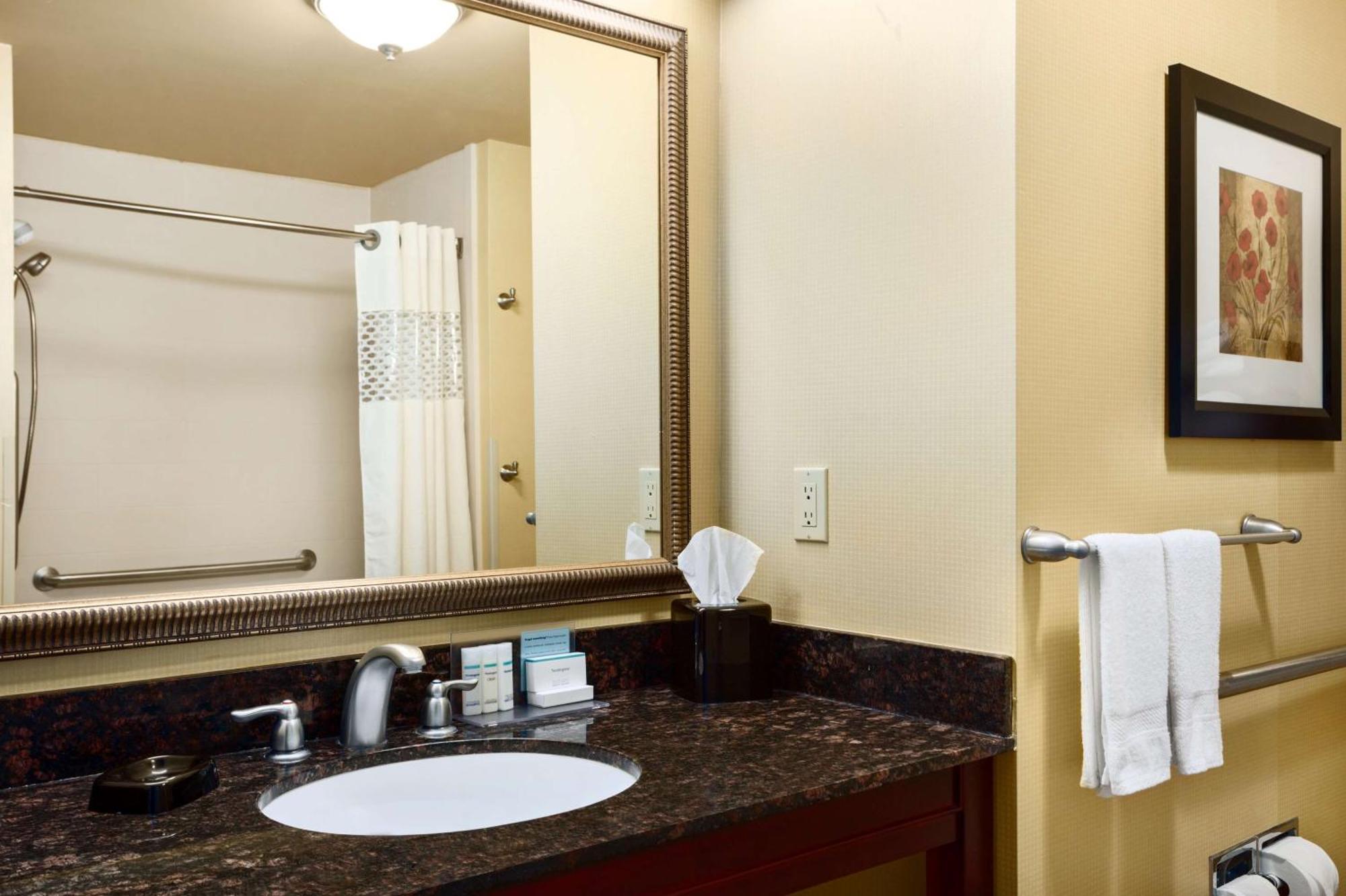 Hampton Inn & Suites Mission Luaran gambar