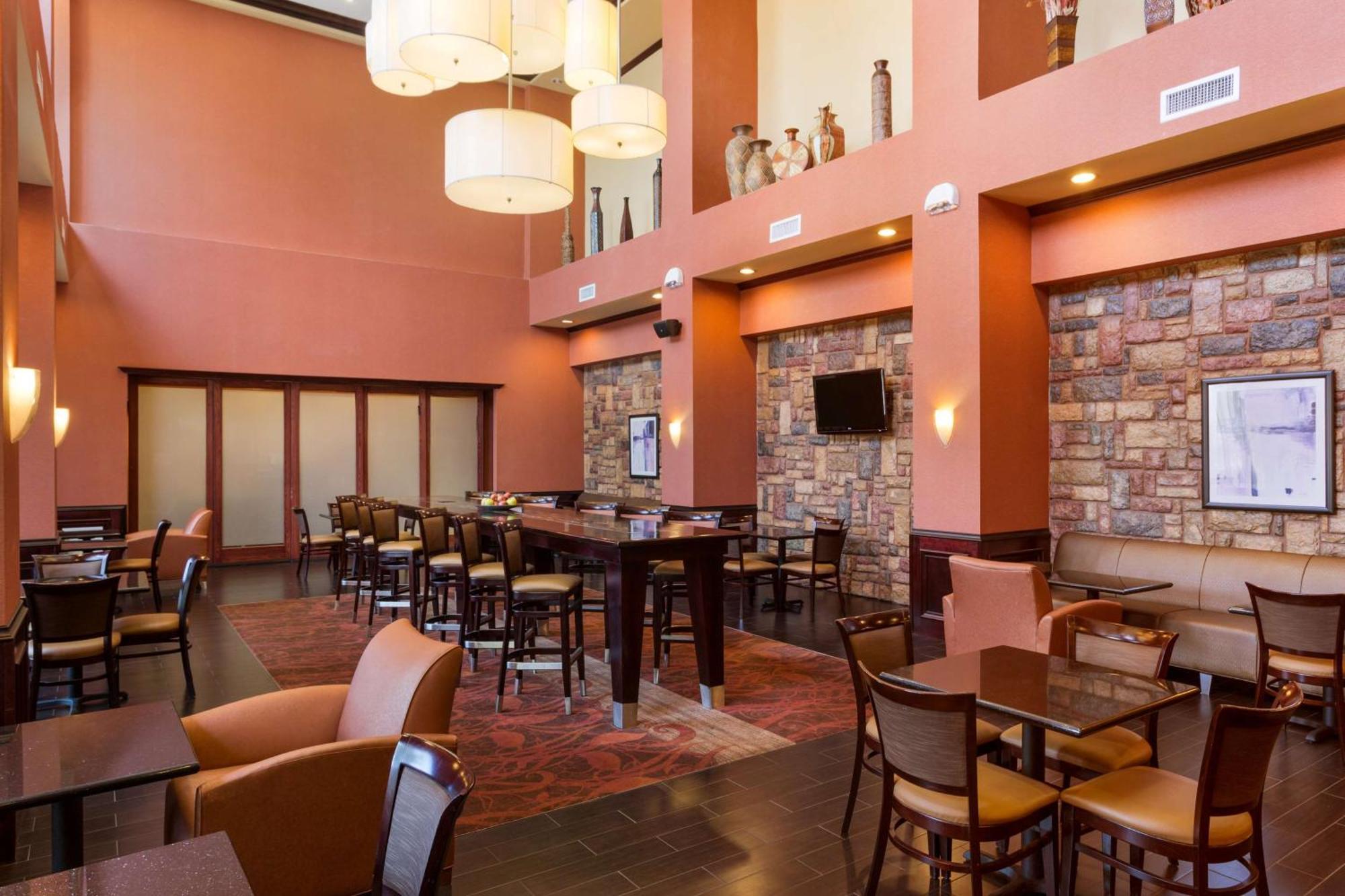 Hampton Inn & Suites Mission Luaran gambar