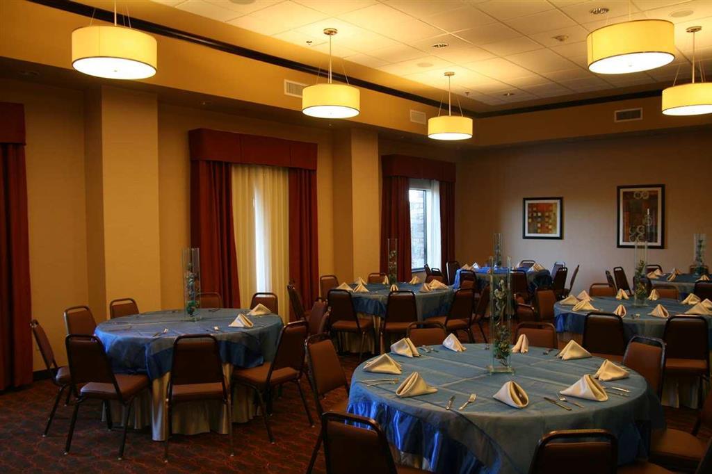 Hampton Inn & Suites Mission Restoran gambar